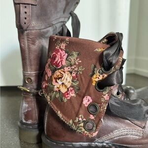 Dr. Martens Triumph Massai 1914 boots